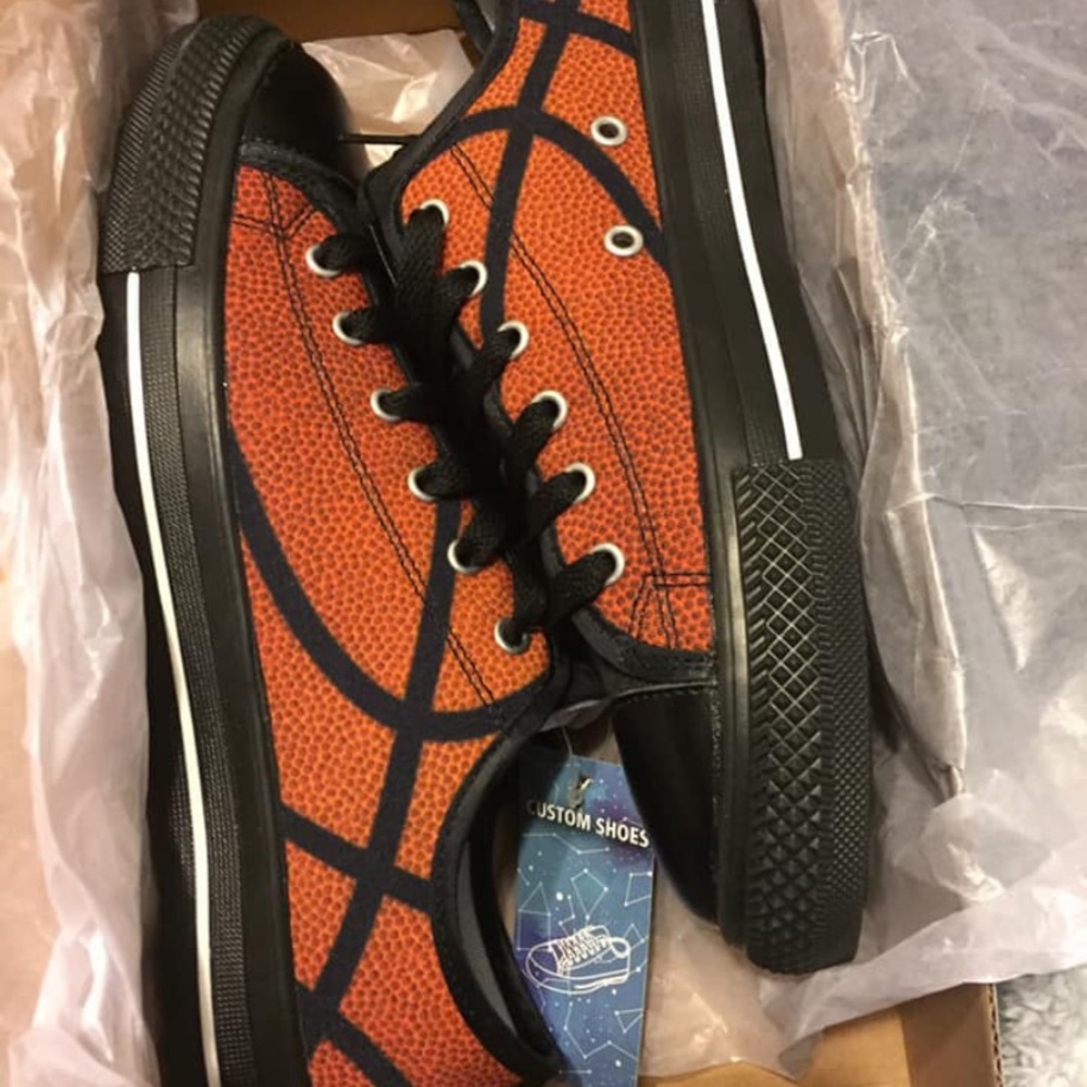 Basketball shoes
